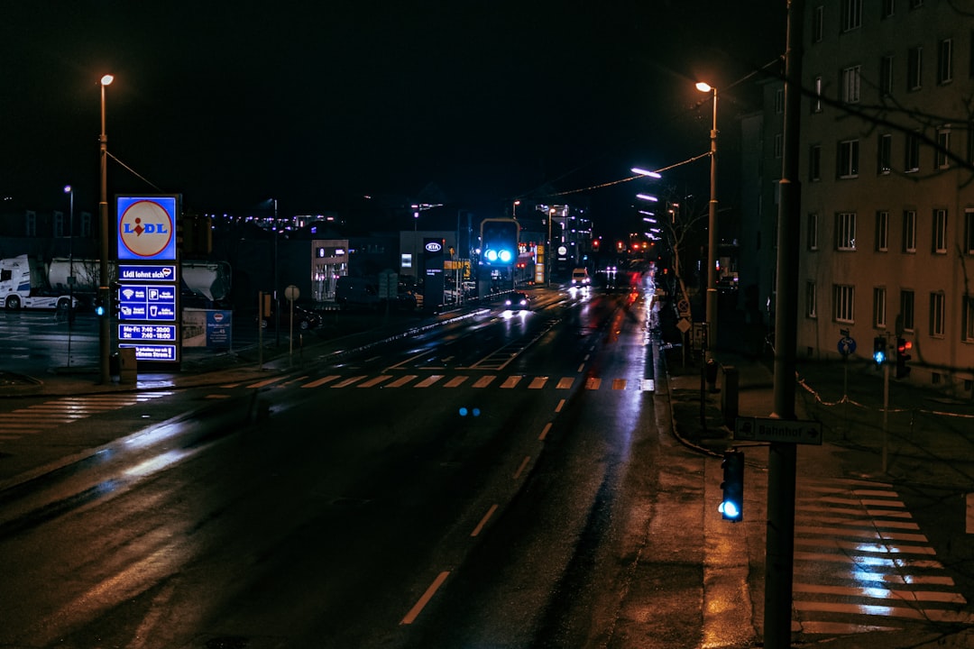 Mikołajki nocą - dlaczego warto zwiedzić miasto po zmroku?
